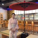 Jenny Cheng Instagram - 👘似合う？ 來吃飯還能體驗穿和服 2人坐在包廂享用晚餐 很喜歡這樣的私人空間 @matsusakatei 是關西壽喜燒 跟關東很多湯湯水水的不同 是比較乾燒的方式～肉好香喔 必須說日本和牛真的太好吃了 日本和牛沾滿滿的蛋液～ 天啊～～完全入口即化🥹 配上白飯每一口都好幸福 @aries_8248 生日快樂🎂 一起大吃美食在包廂大聊天 已經是第四年一起過生日了 一直覺得火象星座跟風象很合 我們的個性都很直接很chill 每次都會聊天笑到肚子痛 祝福妳的所有願望都成真 工作順利～走向妳想走的路❤️