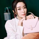 Jenny Cheng Instagram - 🤍 有時候低調的奢華更能讓人著迷 @valextra 就是這樣的quiet luxury 簡約低調質感卻更能展現屬於你的品味 真正的美與氣質是不需要過多的裝飾的 Makeup @90jollymakeup Hairstyle @waltershi_official Photographer @chihsuanlin_ #Valextra #ValextraTaiwan #Sogo敦化