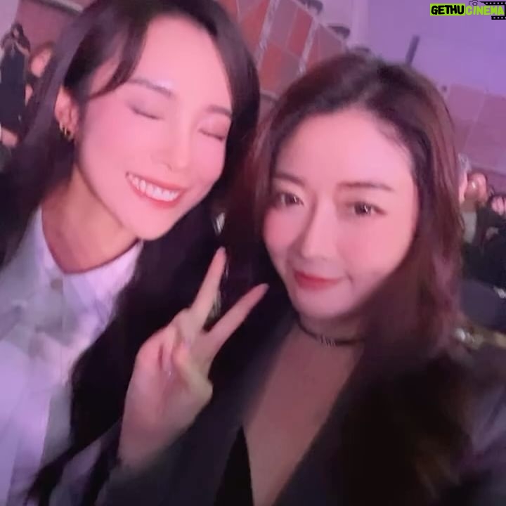 Jenny Cheng Instagram - Hi June🌹🌹 紀錄一下5月的小碎片🧩美好回憶 恭喜 @jellyc820 晨熙女兒滿月了🥰 跟比莉姐的開心日常吃飯逛街的約會 @yinyin618 一起看了金在中演唱會🎶 @daphnelaven 金牛寶寶生日快樂🎂 @lalababy625 恭喜拉拉出新書了🩷 @austinoreochen 大帥哥生日快樂🎂 一起吃辣而不膩的酸菜魚慶生 @bakatenshi518 居酒屋聚餐 以為秒到日本每一道都好好吃 恭喜Mai的活動辦的很順利～ 期待6月的我過的更充實更豐富