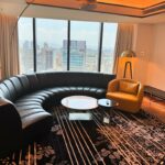 Jenny Cheng Instagram - 💛 第一次入住 @lemeridientaichung 很喜歡這個超大客廳🛋️圓沙發 房間還有一個沙發區跟國外飯店一樣 真的喜歡房間的每個細節～好有品味 早餐選擇也很豐富～直接愛上了 一個人來台中輕旅行很舒服自在
