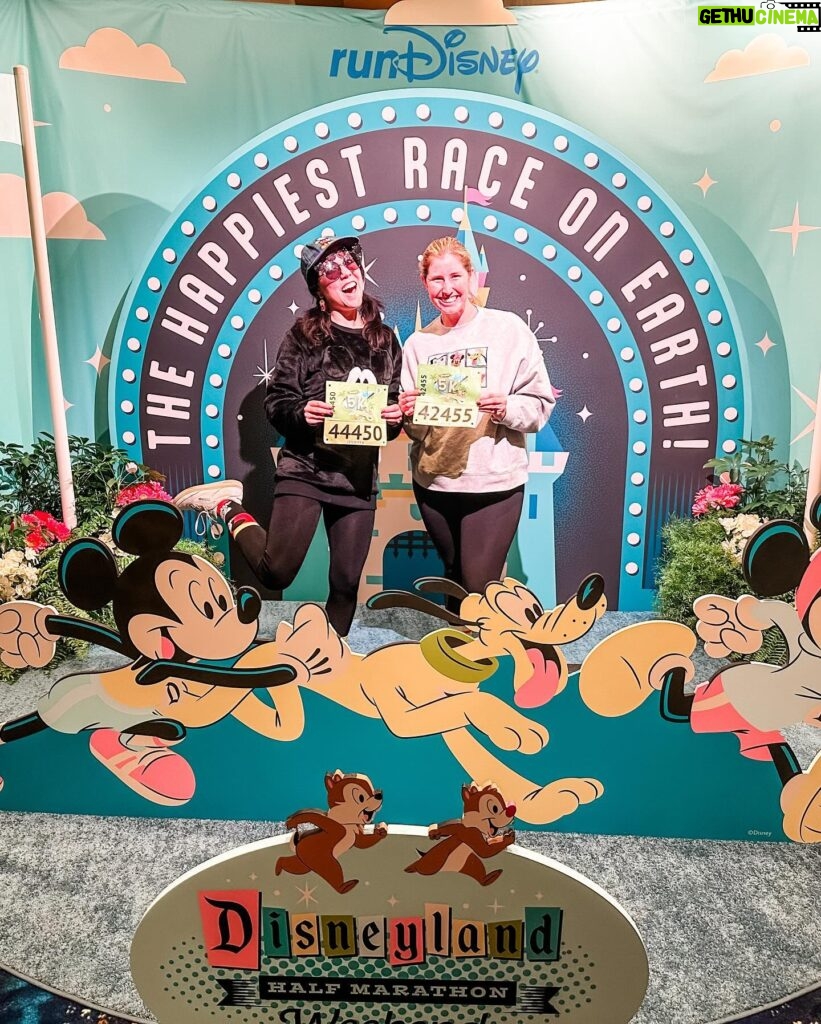 Jenny Lorenzo Instagram - Ran my first Disneyland 5k with @graciehorwitz! 🏅🏃🏻‍♀️ Snow White and Rapunzel suits provided by @theadventureeffect 👑🩱