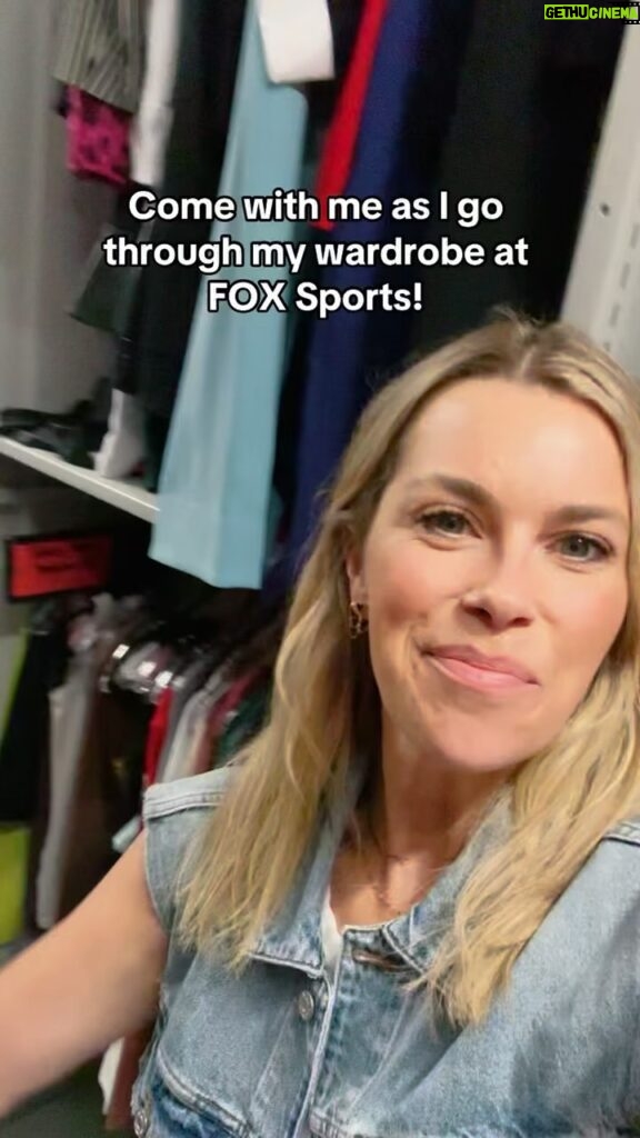 Jenny Taft Instagram - FOX wardrobe “spring cleaning” time! 👗 Thank you @autumn_xiii for the patience 🤣🧡