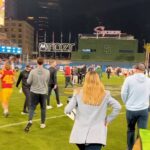 Jenny Taft Instagram - Going to miss these post game interview run outs! Until next season !! 🏃‍♀️ Also Lincoln Riley agreeing to the eggnog bath celebration is too good 😂 #usc #cfb #bowlseason #cfbonfox #sidelinereporter