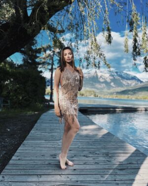 Jennyfer Chachat Instagram - #collaborationcommerciale 

bonne fête de l’ascension! ❤️ j’espère que vous avez bien profité de ces deux jours férié, vous avez fait quoi? 

Robe @sheinfrance_ @sheinofficial 
𝘾𝙤𝙙𝙚 𝙙𝙚 𝙧𝙚𝙘𝙝𝙚𝙧𝙘𝙝𝙚: 𝟒𝟐𝙉𝟒𝟒 𝙥𝙤𝙪𝙧 𝙖𝙘𝙘é𝙙𝙚𝙧 𝙙𝙞𝙧𝙚𝙘𝙩𝙚𝙢𝙚𝙣𝙩 𝙖𝙪𝙭 𝙖𝙧𝙩𝙞𝙘𝙡𝙚𝙨 𝙚𝙣 𝙥𝙧𝙤𝙢𝙤𝙩𝙞𝙤𝙣𝙨 𝙡𝙤𝙧𝙨 𝙙𝙚𝙨 𝙁𝙧𝙚𝙣𝙘𝙝 𝘿𝙖𝙮𝙨.

𝗖𝗢𝗗𝗘 𝗣𝗥𝗢𝗠𝗢: 𝗙𝗗𝗷𝗲𝗻𝗻𝘆𝗳𝗲𝗿𝟮𝟰 pour profiter d’une 𝗿é𝗱𝘂𝗰𝘁𝗶𝗼𝗻 𝘀𝘂𝗽𝗽𝗹é𝗺𝗲𝗻𝘁𝗮𝗶𝗿𝗲 de -15% des 29€ d’achat et -20% dès 69€ d’achat au moment du paiement. 

#SHEINfrenchDays2024 #shein #sheinforall #fashion #influenceuse #mode #ootd #shopping #myhautesalpes #paysagemagnifique