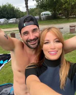 Jennyfer Chachat Instagram - 𝙌𝙪’𝙖𝙫𝙚𝙯-𝙫𝙤𝙪𝙨 𝙥𝙚𝙣𝙨é 𝙙𝙚 𝙢𝙤𝙣 𝟑𝙚𝙢𝙚 𝙧𝙙𝙫 𝙖𝙫𝙚𝙘 𝙢𝙤𝙣 𝙙𝙚𝙪𝙭𝙞è𝙢𝙚 𝙈𝙖𝙩𝙘𝙝 ? 
𝙟’𝙖𝙞 𝙖𝙙𝙤𝙧é 𝙛𝙖𝙞𝙧𝙚 𝙙𝙪 𝙬𝙖𝙠𝙚𝙗𝙤𝙖𝙧𝙙 ! 
𝙤𝙣 𝙣𝙚 𝙡’𝙖 𝙥𝙖𝙨 𝙫𝙪 𝙙𝙖𝙣𝙨 𝙡’é𝙥𝙞𝙨𝙤𝙙𝙚 𝙢𝙖𝙞𝙨 𝙟’𝙖𝙞 é𝙜𝙖𝙡𝙚𝙢𝙚𝙣𝙩 𝙙é𝙘𝙤𝙪𝙫𝙚𝙧𝙩 𝙡𝙚 𝙆𝙣𝙚𝙚𝙗𝙤𝙖𝙧𝙙 ! 
𝘽𝙧𝙚𝙛 𝙡𝙚𝙨 𝙨𝙥𝙤𝙧𝙩𝙨 𝙙𝙚 𝙜𝙡𝙞𝙨𝙨𝙚 𝙘’𝙚𝙨𝙩 𝙫𝙧𝙖𝙞𝙢𝙚𝙣𝙩 𝙢𝙤𝙣 𝙩𝙧𝙪𝙘 !

Big step de franchi : le bisous 😜

#MATP #date #kiss  #love #tvrealite #w9 #influenceuse #mariage #tvshow #buzz #ipreview via @preview.app
