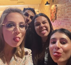 Jennyfer Chachat Instagram - #collaborationcommerciale 
𝗷𝗲 𝘃𝗼𝘂𝗱𝗿𝗮𝗶𝘀 𝗿𝗲𝗺𝗲𝗿𝗰𝗶𝗲𝗿 𝗹𝗲 @lebowling.gap 𝗱𝗲 𝗻𝗼𝘂𝘀 𝗮𝘃𝗼𝗶𝗿 𝘀𝗶 𝗯𝗶𝗲𝗻 𝗿𝗲ç𝘂 𝗽𝗼𝘂𝗿 𝗺𝗮 𝘀𝗼𝗶𝗿é𝗲 𝗱’𝗮𝗻𝗻𝗶𝘃𝗲𝗿𝘀𝗮𝗶𝗿𝗲 ! 
𝗨𝗻𝗲 é𝗾𝘂𝗶𝗽𝗲 𝗮𝘂 𝘁𝗼𝗽, 𝗮𝗺𝗯𝗶𝗮𝗻𝗰𝗲 𝗴𝗮𝗿𝗮𝗻𝘁𝗶 𝗮𝘃𝗲𝗰 𝘂𝗻 𝗗𝗝 𝗱𝗲 𝟮𝟮𝗵 à 𝟭𝗵 𝗹𝗲 𝘀𝗮𝗺𝗲𝗱𝗶 ! 

#bowling #gap #myhautesalpes #amis #friends #birthdayparty #MATP #LAA #w9 #tvrealite #influenceuses #ipreview via @preview.app