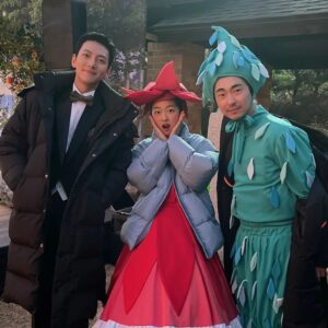 Jeon Chae-eun Instagram - 당데이♡
#팀지니
#당소말
#당신이소원을말하면 
#지창욱
#박정표
#전채은