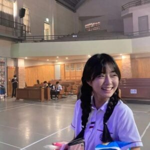 Jeon Chae-eun Instagram - 너무 즐거웠던 고등학교 축제 🌟 
행복했습니다!
