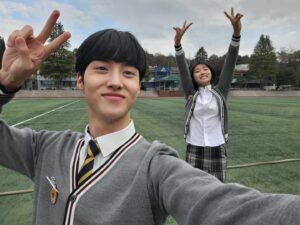 Jeon Chae-eun Instagram - 서진 형준 절대지켜! 🌟 
#당신이소원을말하면 
#유서진
#곽형준
#전채은
#여원