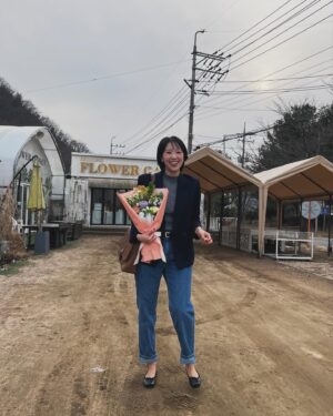 Jeon Hye-jin Instagram - 요리조리 바빴어.
근래에 최고 닭도리탕을 찾았어.
😜