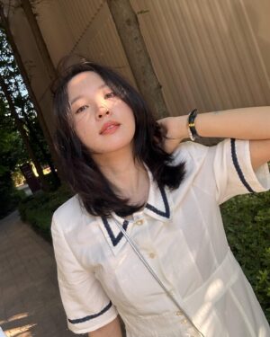 Jeon Ji-yoon Instagram - 나에게 감동한 날.
기록하고 싶었따 
8월에 끝자락에서- 🤍