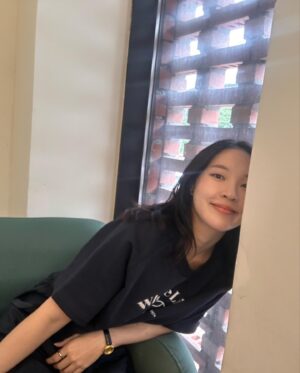 Jeon Ji-yoon Instagram - 나에게 감동한 날.
기록하고 싶었따 
8월에 끝자락에서- 🤍