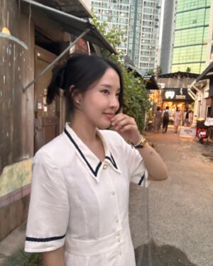 Jeon Ji-yoon Instagram - 나에게 감동한 날.
기록하고 싶었따 
8월에 끝자락에서- 🤍