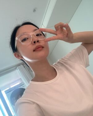 Jeon Ji-yoon Instagram - 7월의 절거운 모멘텀🌼