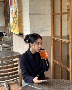 Jeon Ji-yoon Instagram - Mz샷 어디갔어 언니? 
📸@tamnna_inn