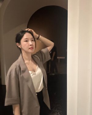 Jeon Ji-yoon Instagram - 7월아 덤벼랏