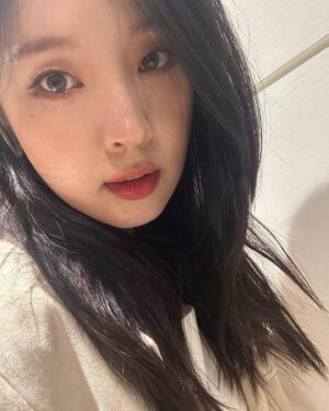 Jeon Ji-yoon Instagram - 7월아 덤벼랏