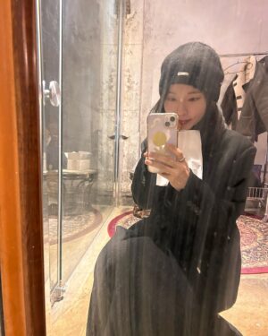 Jeon Ji-yoon Instagram - 첫 방어, 첫 눈, 첫 붕어빵, 첫 방글이네 케익샵..
@tamnna_inn 
🤍