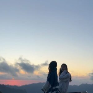 Jeon Ji-yoon Instagram - 한숨도 못자고 본 일출은 너무 예뻤다
🧡