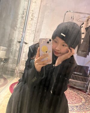 Jeon Ji-yoon Instagram - 첫 방어, 첫 눈, 첫 붕어빵, 첫 방글이네 케익샵..
@tamnna_inn 
🤍