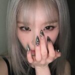 Jeon Hee-jin Instagram – 10 ways to show off my new nails 💅✨