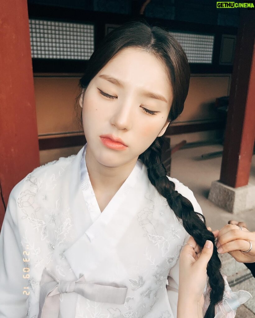 Jeon Hee-jin Instagram - 새해복 많이 받으시오