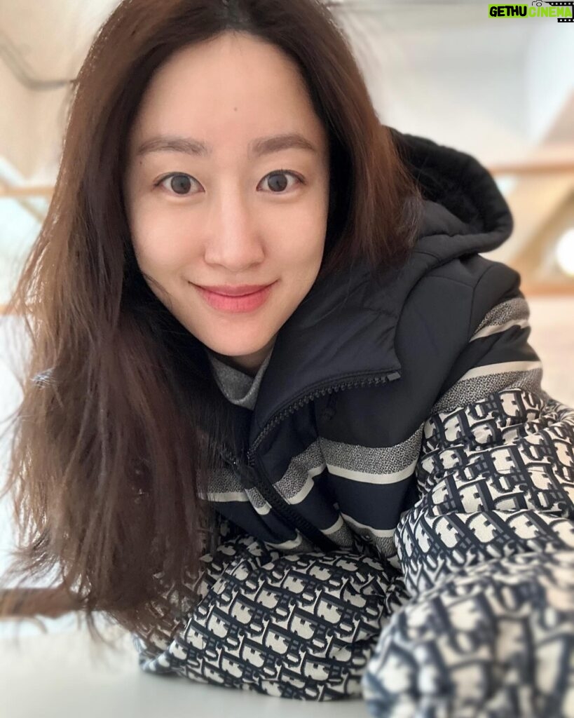 Jeon Hye-bin Instagram - 새로생긴 카페