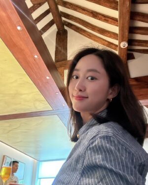 Jeon Hye-bin Instagram - 생일축하해❤️
인생 최고의 스시먹고 
영화관 데이트하고 
즐거웠다😘❤️

#생일선물은나야
#날가져
#남친같은여친
#소수헌