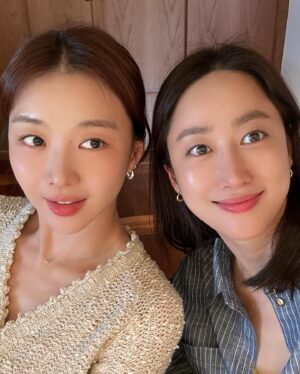 Jeon Hye-bin Instagram - 생일축하해❤️
인생 최고의 스시먹고 
영화관 데이트하고 
즐거웠다😘❤️

#생일선물은나야
#날가져
#남친같은여친
#소수헌
