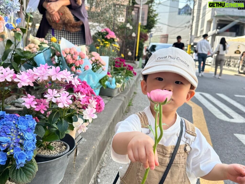 Jeon Hye-bin Instagram - 아침 점심 저녁 바쁜 토요일은 원래 내스타일 아니긴 한데 이런 토욜은 참 좋다🎈