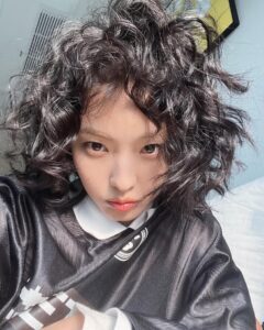 Jeon So-nee Instagram - 보글머리 보글 보글 🧑🏻‍🦱🍜