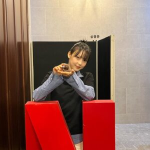 Jeon So-nee Instagram - 오늘! 기생수 더 그레이! 오직 넷플릭스에서 📁📂🗄️🪮📹🩶🫙🪨