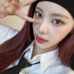 Jeong Jin-sol Instagram - 오랜만에 헤어밴드 •̀ᴗ•̀