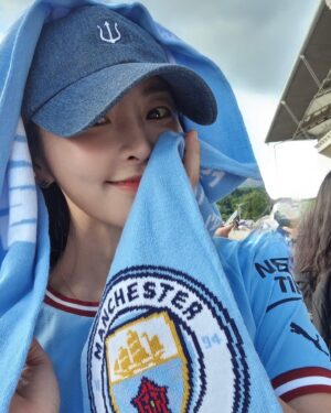 Jeong Yu-mi Instagram - 뜨거웠던 어제, 오픈트레이닝.🩵🔥🩵
#mancity#이거라도본게어디야#오늘경기는편히집에서#집이최고지🥲