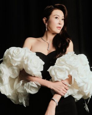Jesseca Liu Instagram - Congrats to the most beautiful and hardworking soul on winning all time favourite actress award this year. It’s my honor styling you for 13 incredible years. Here’s to many more. 🏆🌟

Gown: @nicolefeliciacouture @theivorybridal @angjinyuan Jewellery: @tiffanyandco @alisonloo 
Shoes: @louboutinworld @claragoh 
Make up: @shaunleelee 
Hair: @mrlow Passion Hair Salon 
Photography: @shawnpaultan 
Styling: @rongg assisted by @sabrinakyy 

#starawards2024