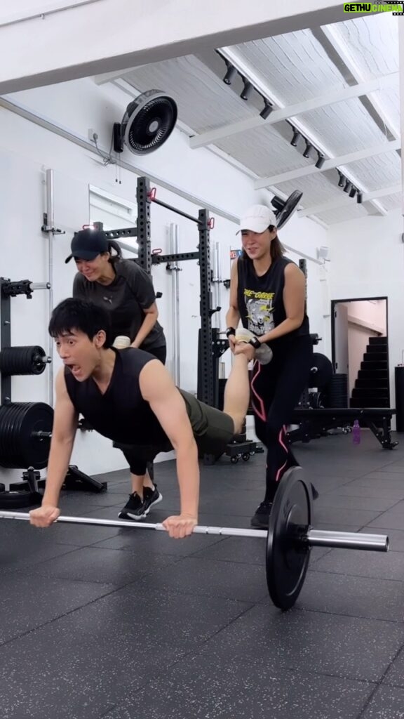 Jesseca Liu Instagram - You can go places with great spotters in the gym. 😂 #gym #fun #fitspo #humour
