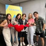 Jesseca Liu Instagram - 双J @jeremychanmy @jesssseca 难得一起上电台访问！👩‍❤️‍👨😍 不说你不知，子绚是第一次挑战跳手势舞！！🫶 ㊗️大家白色情人节快乐 🤍 #YES933 #mediacorpYES933 #双节坤佳