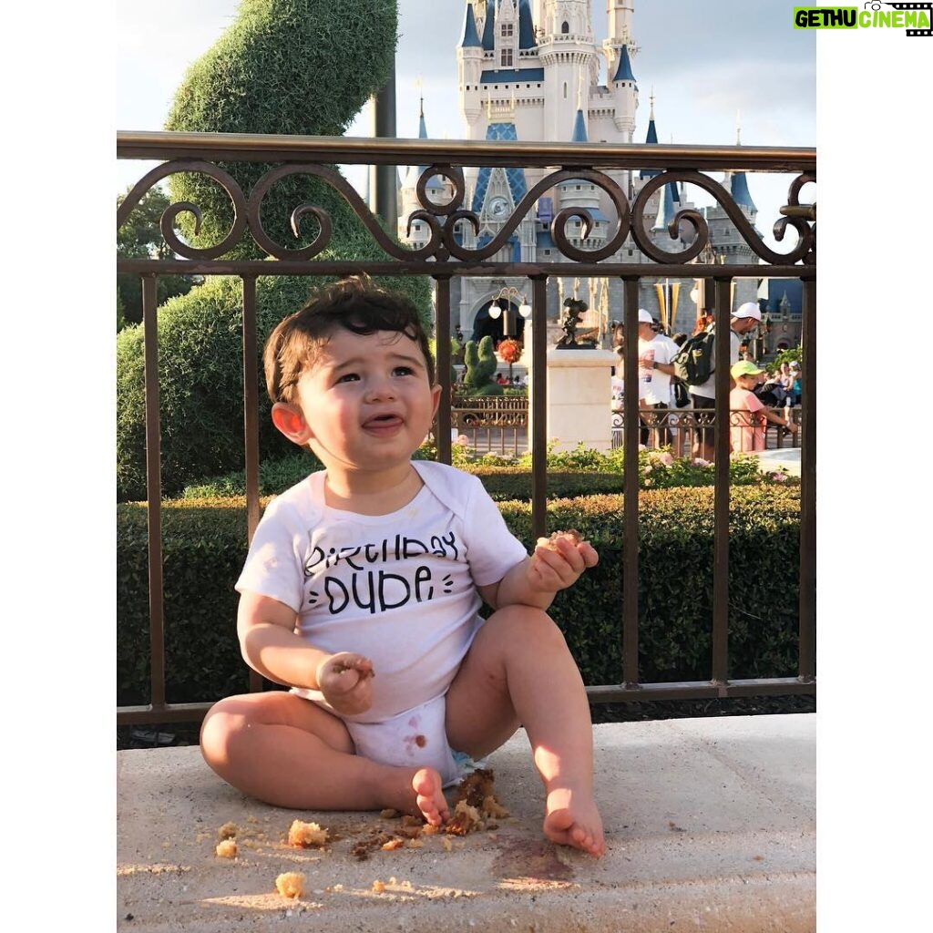 Jessi Smiles Instagram - One whole year has passed since you changed my life forever. No words can express the love I have for you. May this world never dull your shine, my angel. HAPPY 1ST BIRTHDAY NOAH!! 💛🏰