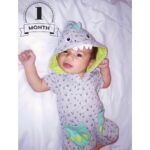 Jessi Smiles Instagram - Happy one month, my lil monster!! 👶🏻🍼💚