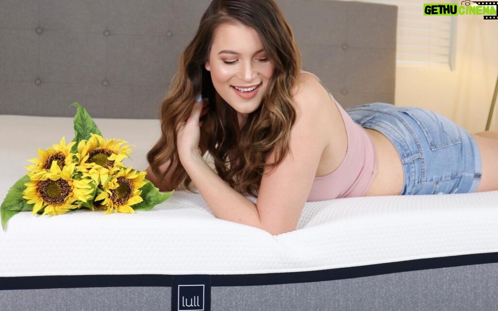 Jessi Smiles Instagram - Alright, so I don’t chill in my bed with sunflowers every day. You caught me. But for real, this is how I feel on the INSIDE whenever I sleep on my @lullbed. Getting this mattress has made me realize how uncomfortable I was on my bed before. We spend so much of our lives sleeping, invest in your comfort! 🙏🏼💛 You can get $150 off right now if you visit lull.com/JessiSmiles 💁🏻‍♀️ #ad #getyourlullon 🌻