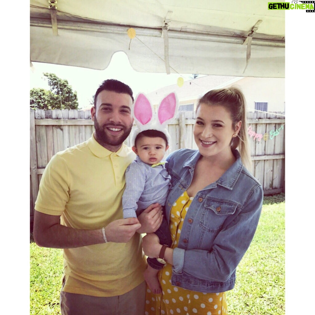 Jessi Smiles Instagram - Happy Easter! 🐰💛