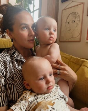 Jessica Brown Findlay Instagram - 6 months

Also just a poem in 4 parts about the urgency of life. To devour it. From the wisdom of a woman who knows what it is to look back and be full of want for more. More of life. 💕#maryoliverpoetry