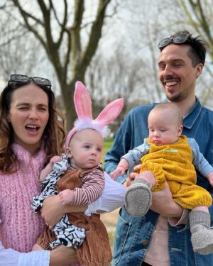 Jessica Brown Findlay Instagram - 🐣🐰👯‍♂️💚💃🏻