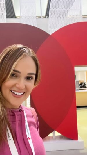 Jessica Cerezo Instagram - #grabandoando #action #shooting #camará @telemundo @telemundoseries @vuelveamitvnovela #actriz #blessed #happy #myhappyplace❤ #active #talent @mvp_talent #comingsoon 9  #octubre a las 9 pm! #seeyouthere❤️ #positivevibes #loveyourself #girl #justme @delacampa @andresebastianglz #lead #actors #trust #miami #latin
