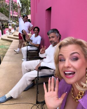 Jessica Collins Instagram - Acapulco Season 3 drops in less than 24 hours! See you tomorrow May 1st on AppleTV . 💃🏩🌴
#AcapulcoTV
@appletv