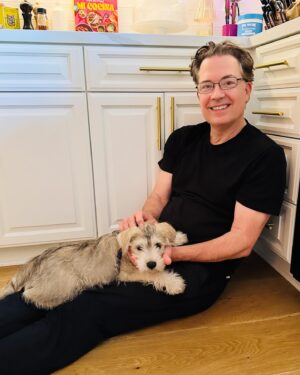Jessica Collins Instagram - We have a new addition to our family. World… meet Charlie!!! 💙🐾
He’s from the same dog rescue as our dear Goldie. He’s a sweetheart and a very, very silly gent. Thank you @wagmorpets for helping these pups and bringing even more love into our home. ❤️🐾
#reacuedogsofinstagram 
#dogsofinstagram 
#dogmom