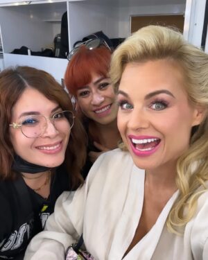 Jessica Collins Instagram - Acapulco Season 3 drops in less than 24 hours! See you tomorrow May 1st on AppleTV . 💃🏩🌴
#AcapulcoTV
@appletv
