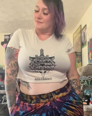 Jessica Cricks Instagram - I think it’s safe to say that these are my fave pants.  Come hang out with me in the wastelands while I 
stream  FALLOUT 4 for the “first time ever”. LOLZ. 

Twitch.tv/jessickHavok 

#GamerGirl #SmallStreamer #TwitchPartner #TwitchStreamer #GirlsWhoGame #FallOut76 #Fallout4 #Bethesda  #PCGamer #YourMom