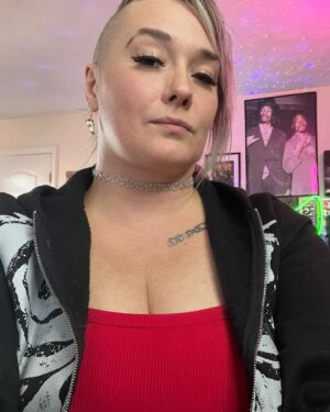 Jessica Cricks Instagram - Live on twitch now! Come hang out. 

Twitch.tv/jessickahavok