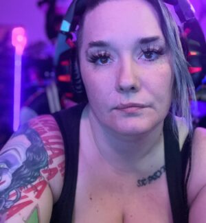 Jessica Cricks Instagram - My crazy ass is streaming right now.  I am feeling pretty good considering. Come hang out! 

Twitch.tv/jessickahavok